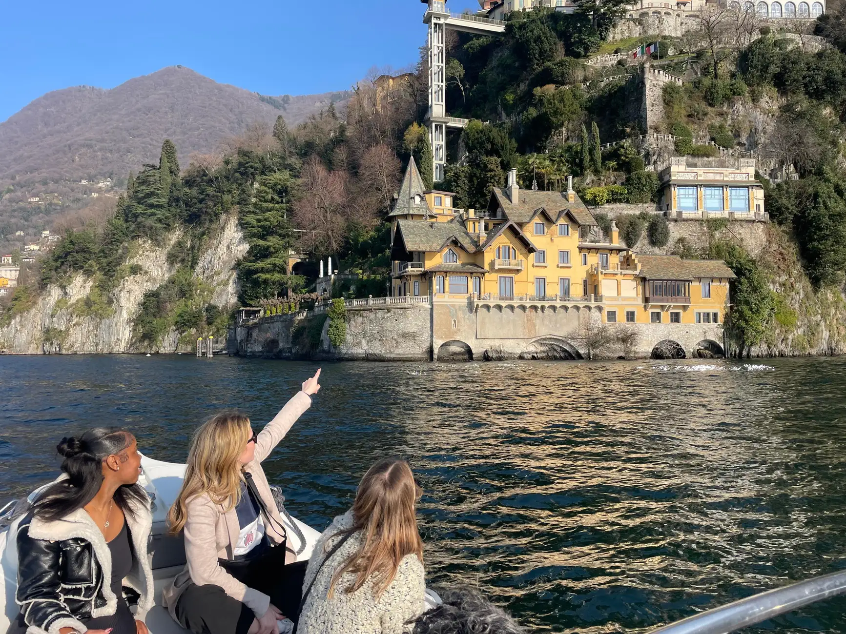 Lake Como: Shared Boat Tour and Prosecco Aperitif