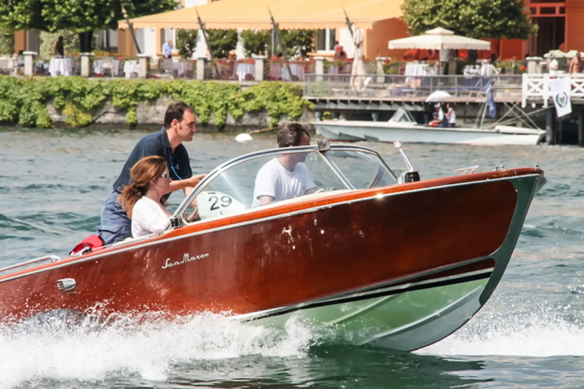 Lake Como: Classic Boat Private Tour