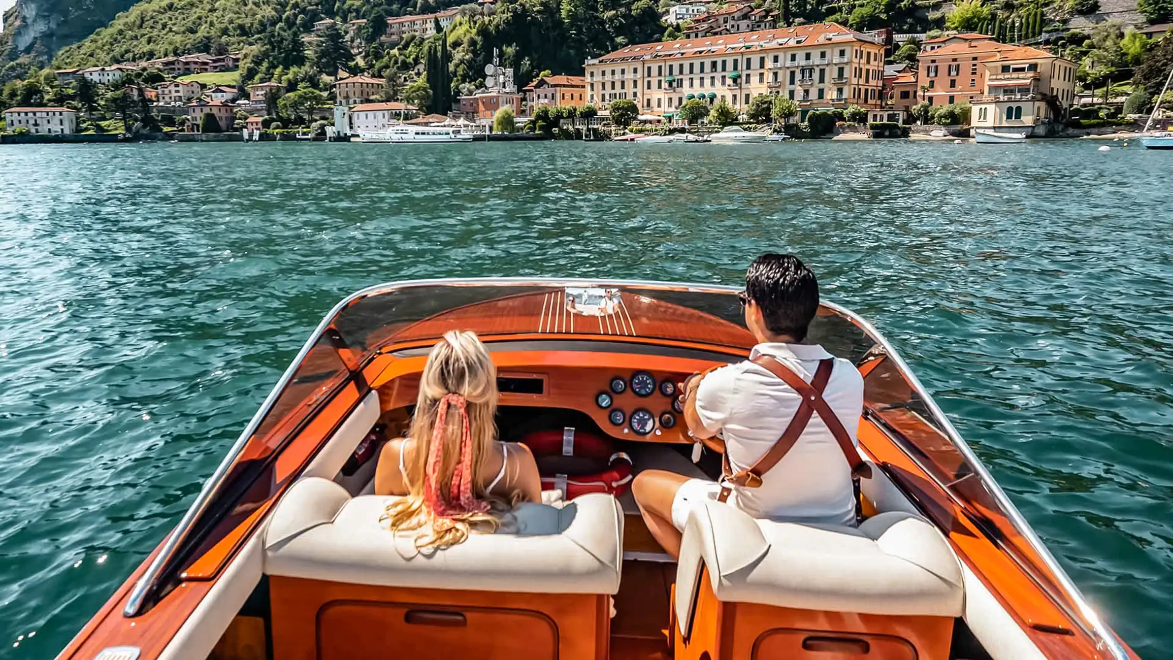 Lake Como: Classic Boat Private Tour